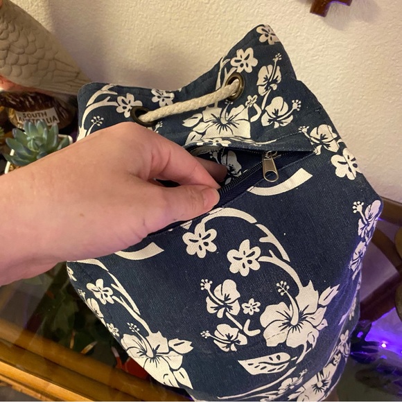 90s Y2K Hawaiian Canvas Duffle Bag Backpack Lizzy McGuire Bucket Hat Style - Picture 5 of 7